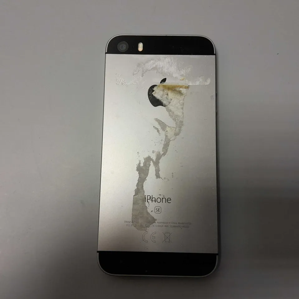 BOXED APPLE IPHONE SE SMARTPHONE