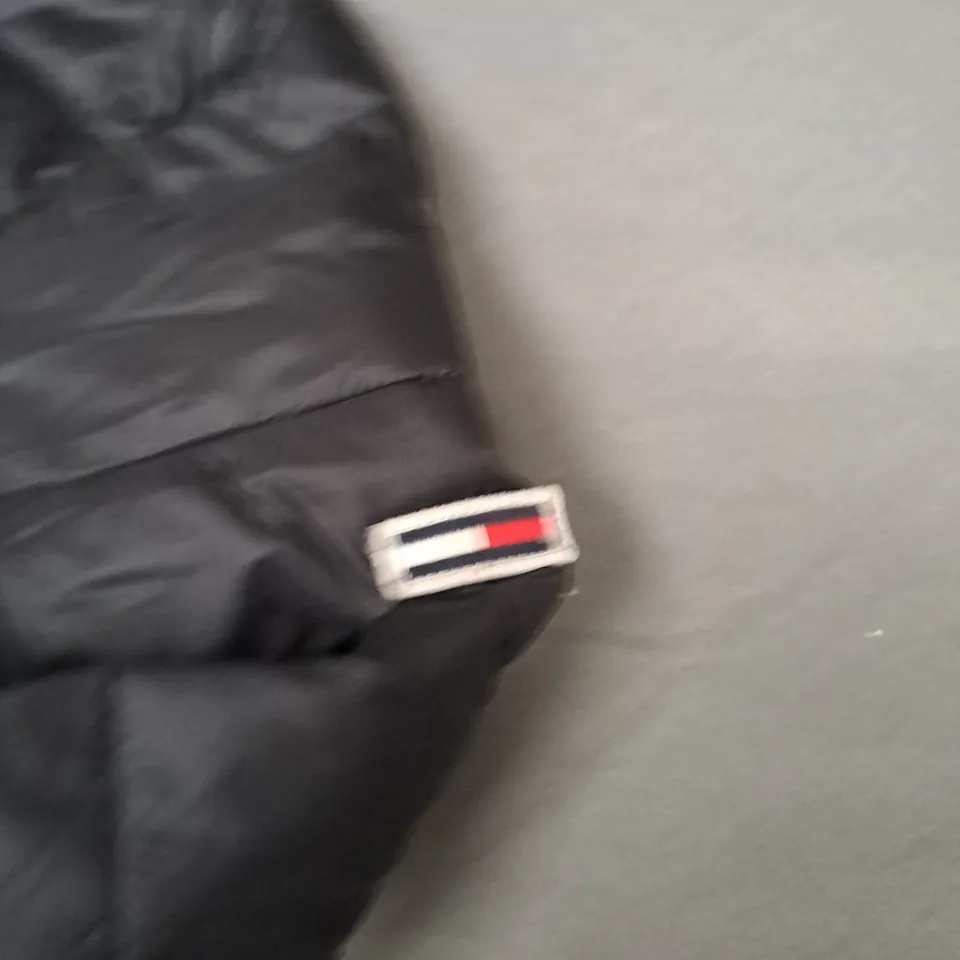 TOMMY HILFIGER ZIPPED PADDED COAT SIZE S