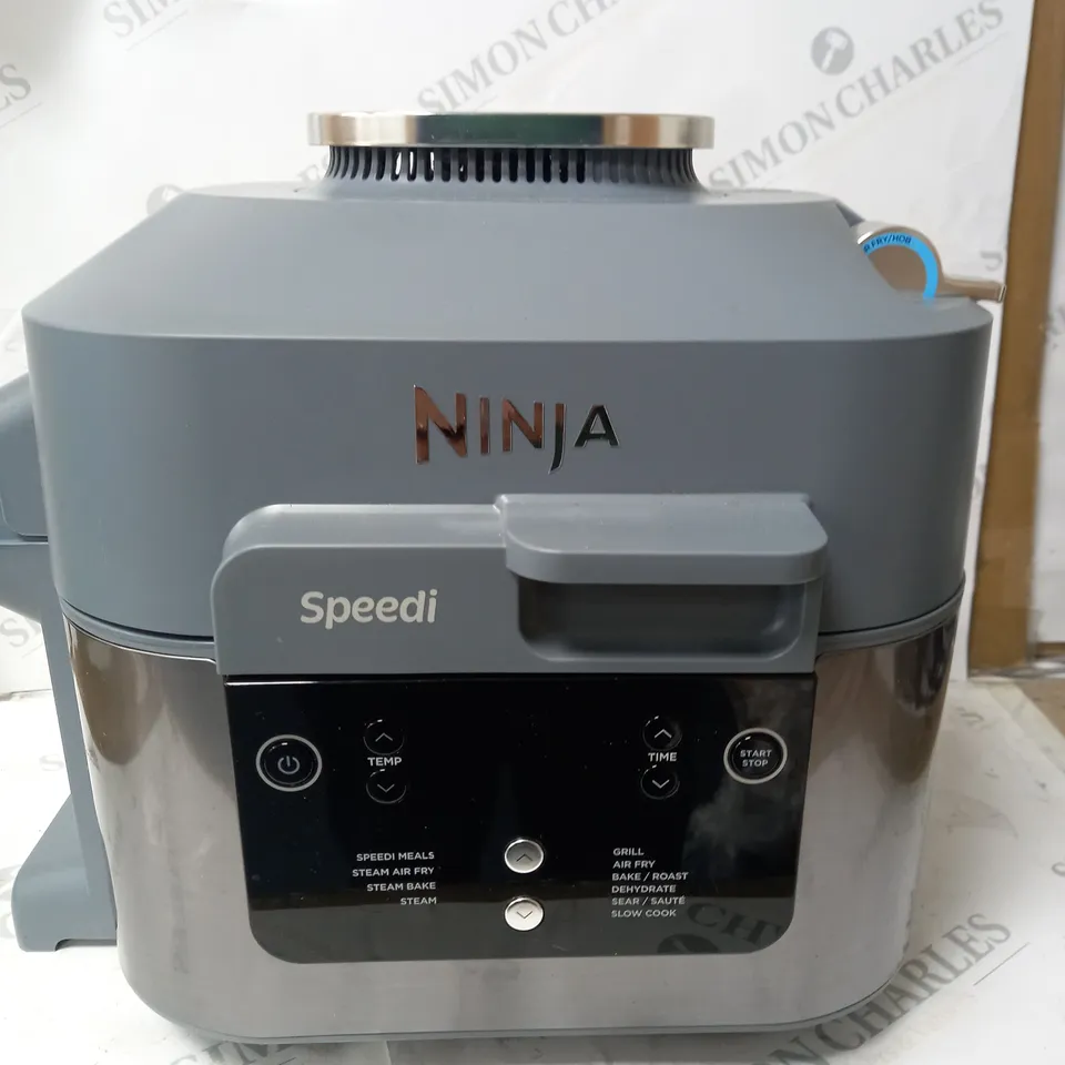 BOXED NINJA SPEEDI 10-IN-1 5.7L RAPID-COOKER & AIR FRYER ON400UK