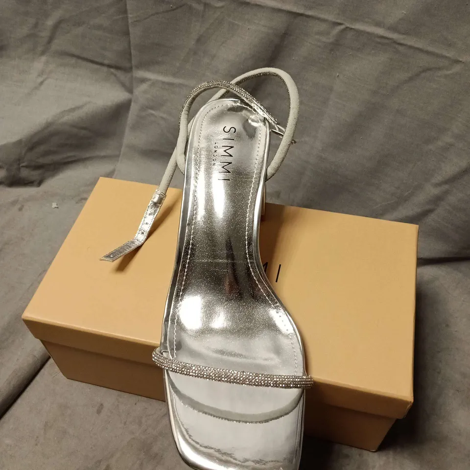 SIMMI LONDON SILVER STRAPPY BLOCK HEELED SANDALS – BOXED - WOMENS UK SIZE 6