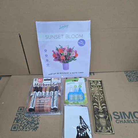 APPROXIMATELY 15 ASSORTED HOUSEHOLD PRODUCTS TO INCLUDE FURNITURE TOUCH UP MARKER SET, BLOOME TRIPLE FRAGRANCE REFILL AND POP UP 3D BOUQUET AND NOTE CARD