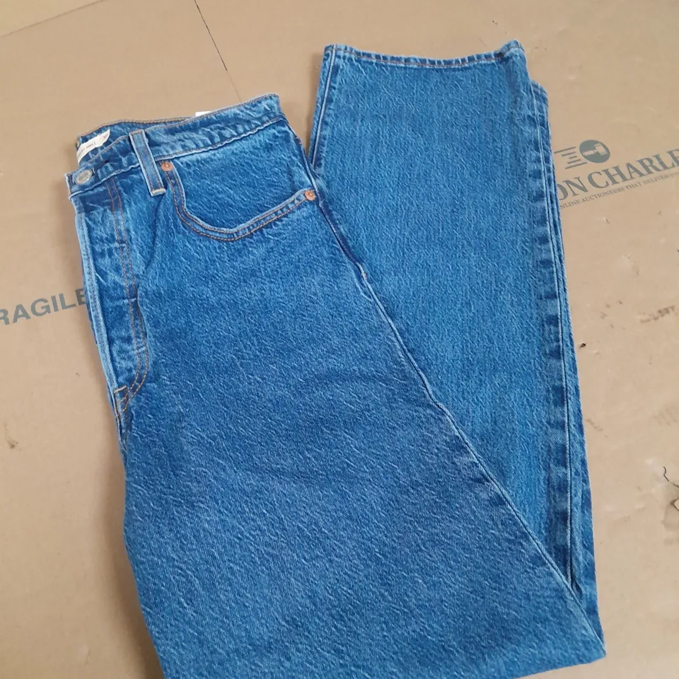 LEVI RIBCAGE STRAIGHT ANKLE JEANS SIZE 30 X 31 