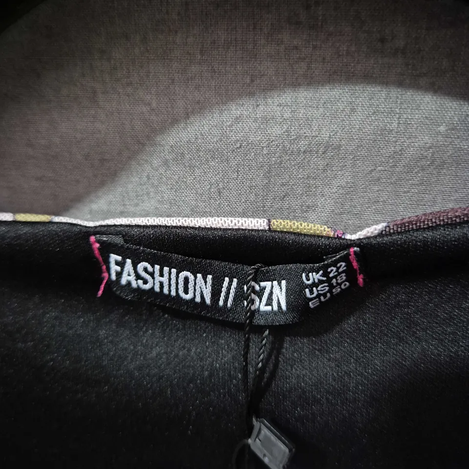 FASHION // SZN MAXI DRESS – UK 22 – PINK/BLACK ABSTRACT PRINT