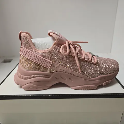 STEVE MADDEN PALE PINK TRAINERS SIZE 41 BOXED