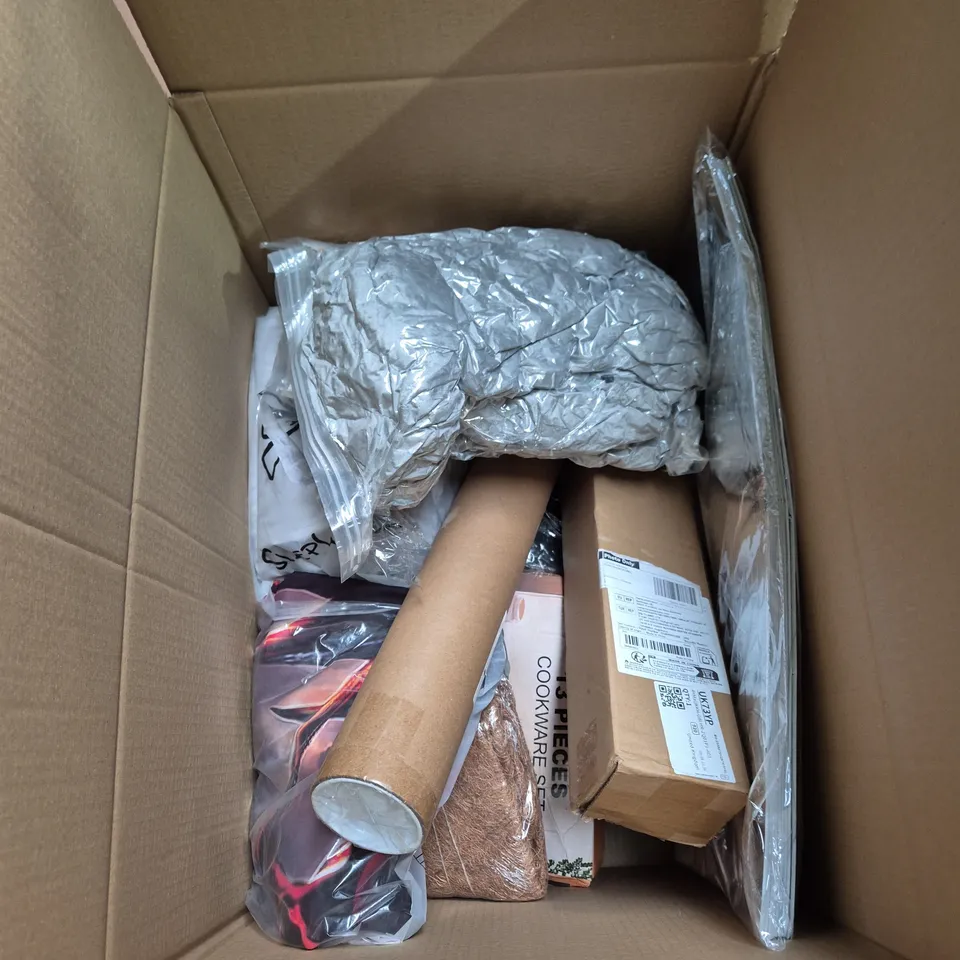BOX OF APPROXIMATELY 15 ASSORTED HOUSEHOLD ITEMS TO INCLUDE 3D PRINTING PEN, BLUE RUBBER GLOVES AND PICTURE FRAMES
