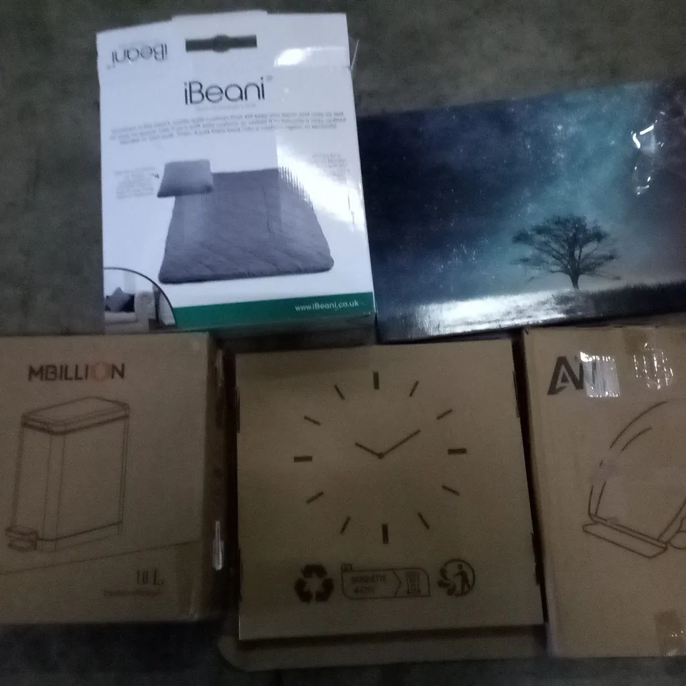 PALLET OF ASSORTED ITEMS INCLUDING TOILET SEAT, WALL CLOCK, NAVARIS FRAMED PRINT, IBEANI QUESTION, PEDAL BIN,