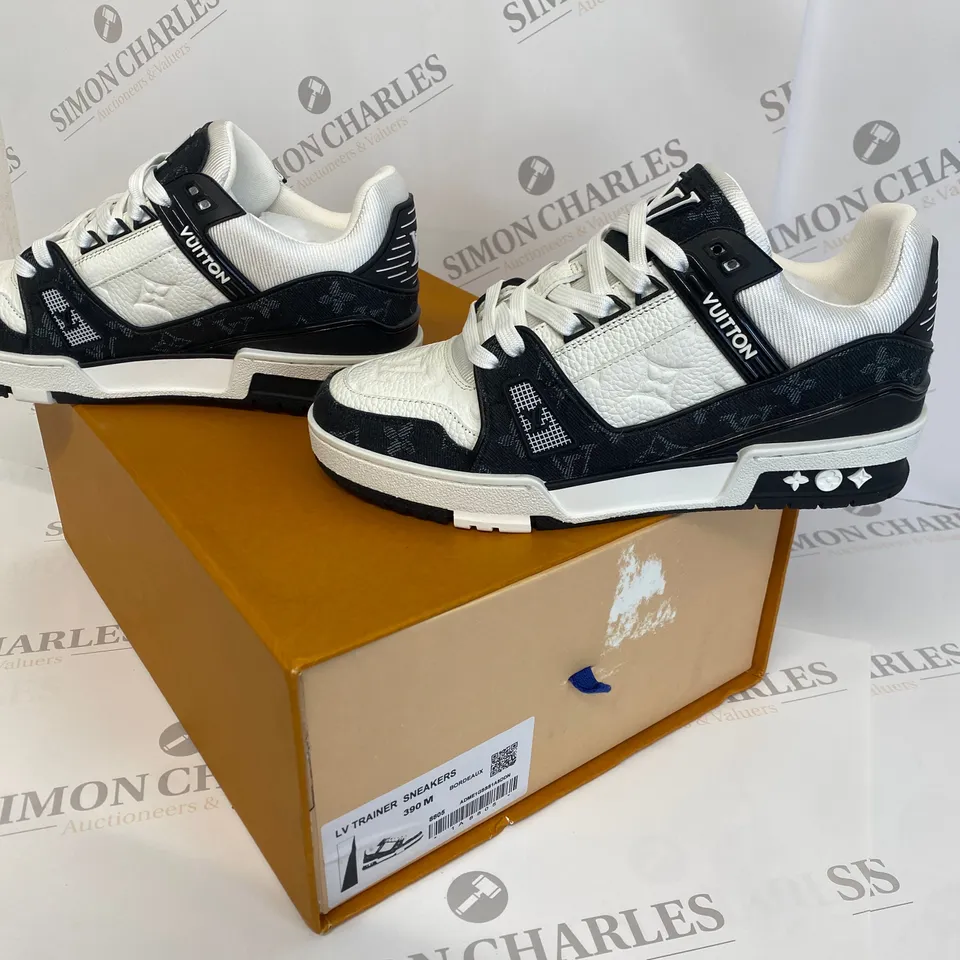 BOXED PAIR OF LOUIS VUITTON LV TRAINERS SIZE 39