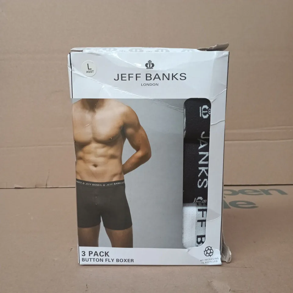 JEFF BANKS 3-PACK BUTTON FLY BOXERS IN ASSORTED COLOURS SIZE LARGE