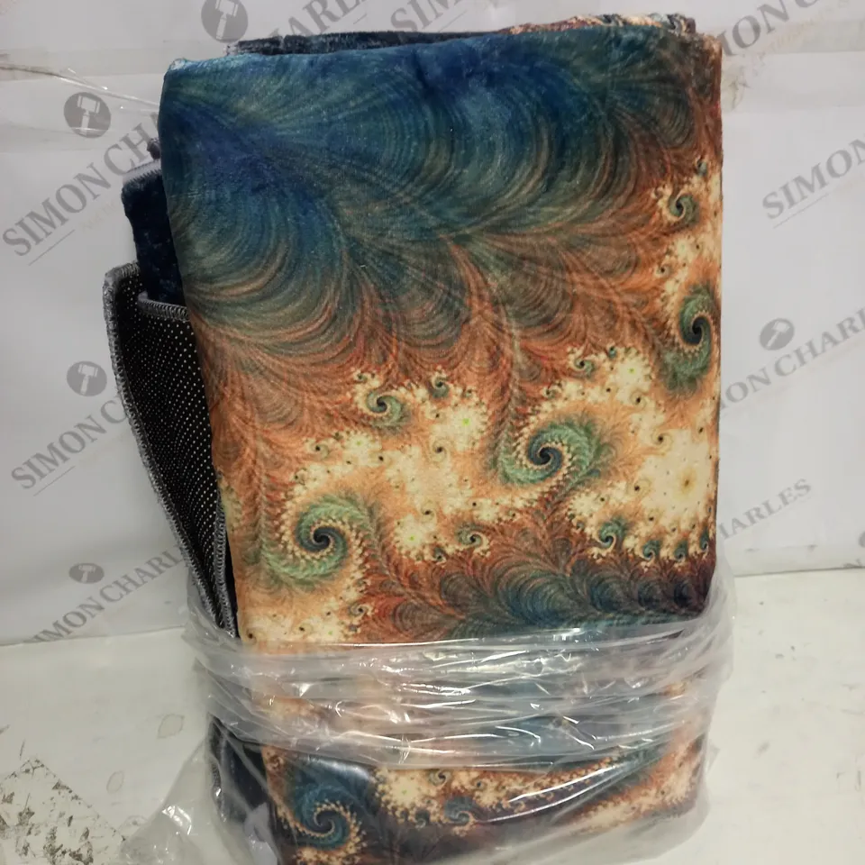 PATTERENED FLOOR MAT - SIZE UNSPECIFED