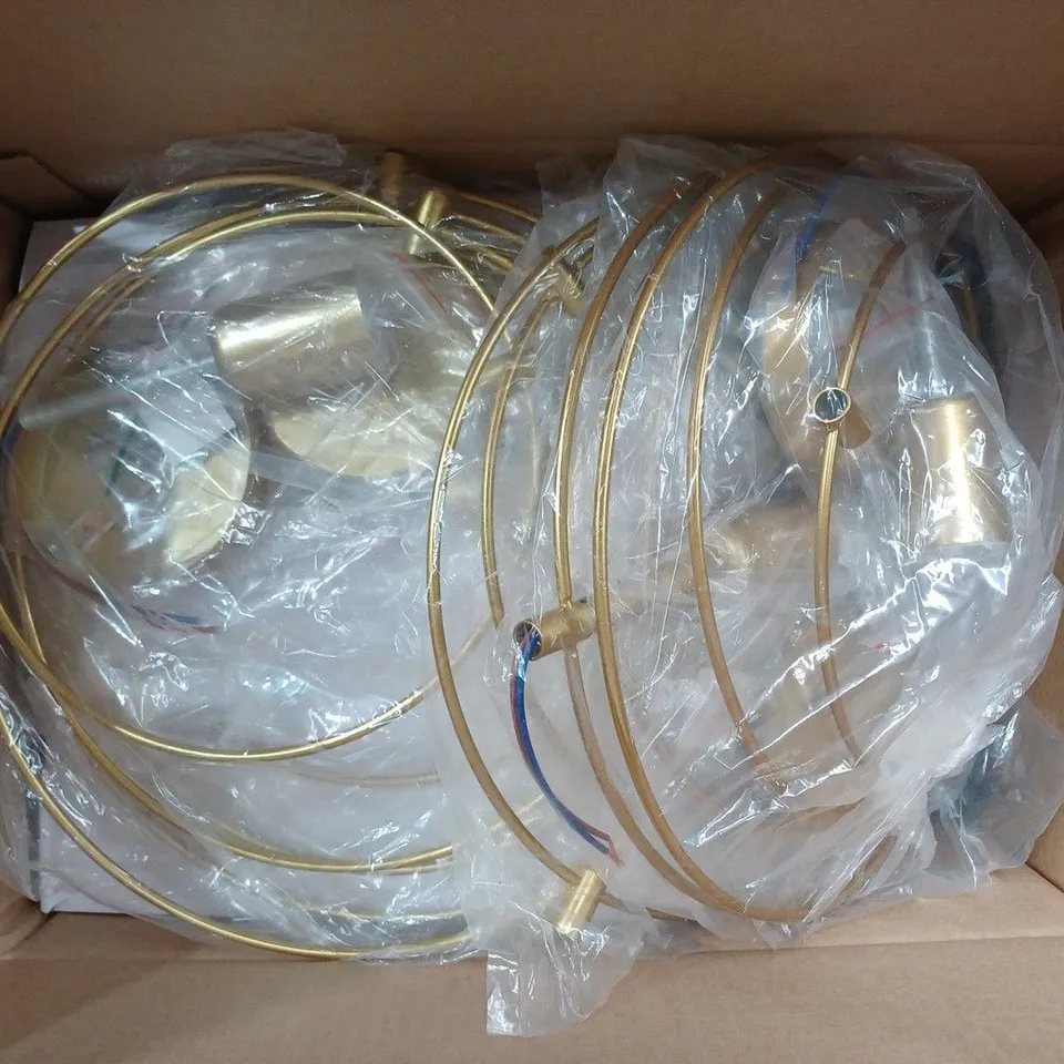 BOX OF APPROX 12 ITEMS TO INCLUDE - PAPER TABLE COVER - STEEL WATER BOTTLE - VENTOMAX VENTILATE ECT