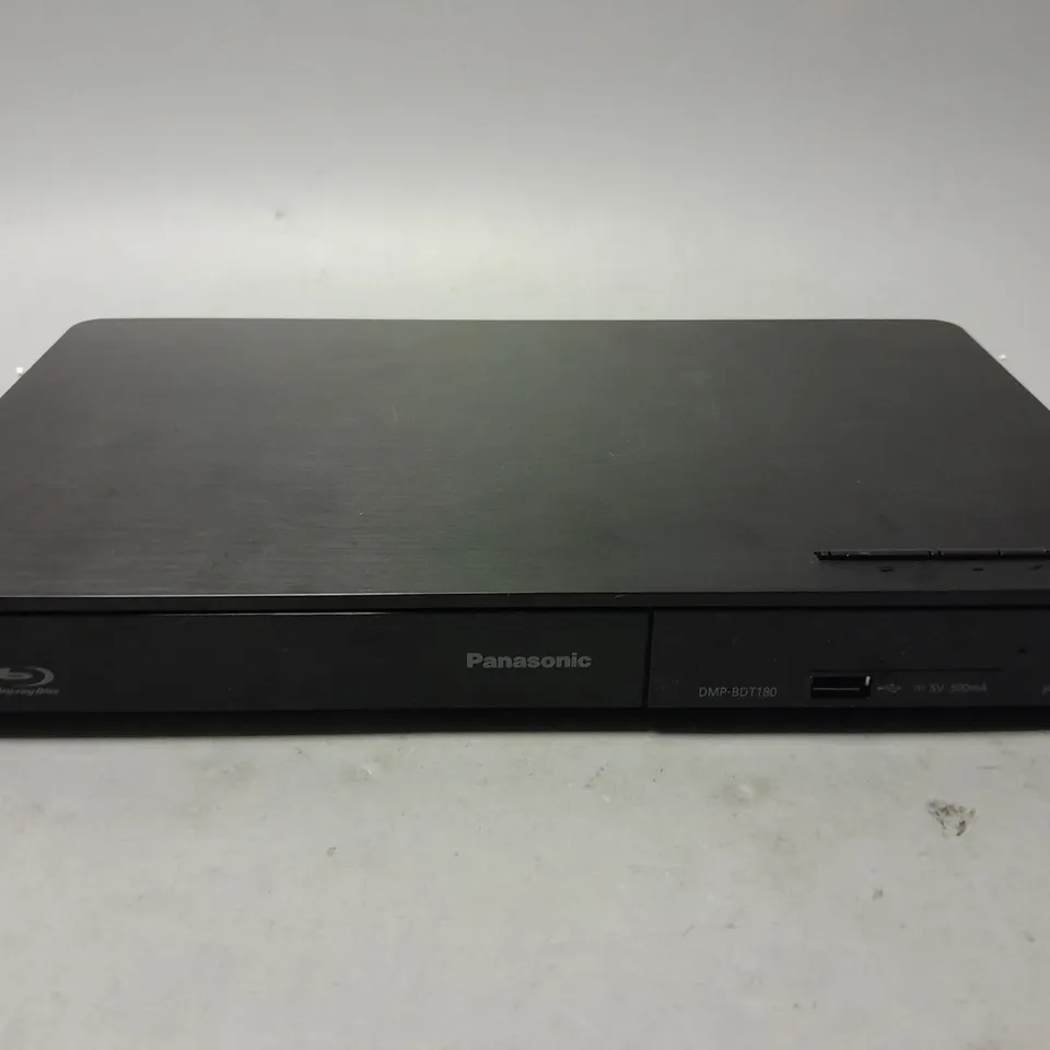 PANASONIC (DMP-BDT180)