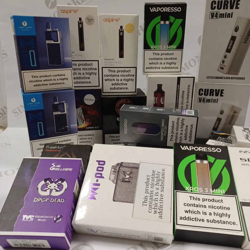 APPROXIMATELY 20 ASSORTED VAPING PRODUCTS AND ACCESSORIES TO INCLUDE LOST VAPE QUEST KIT, ASPIRE POCKEX KIT, VAPORESSO XROS 3 MINI, AIMIDI CURVE V4 MINI, ETC.