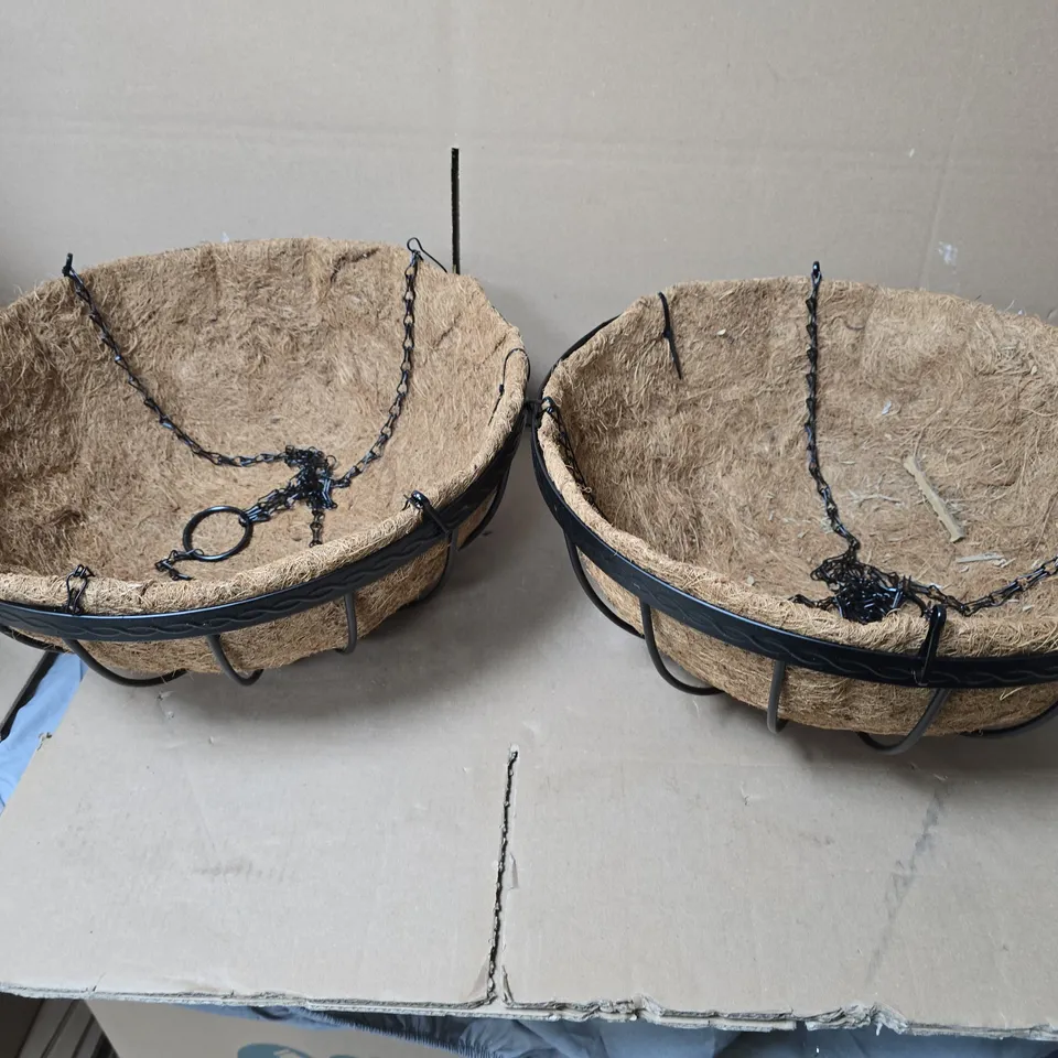 SET OF 2 GARDEN HANGING BASKETS