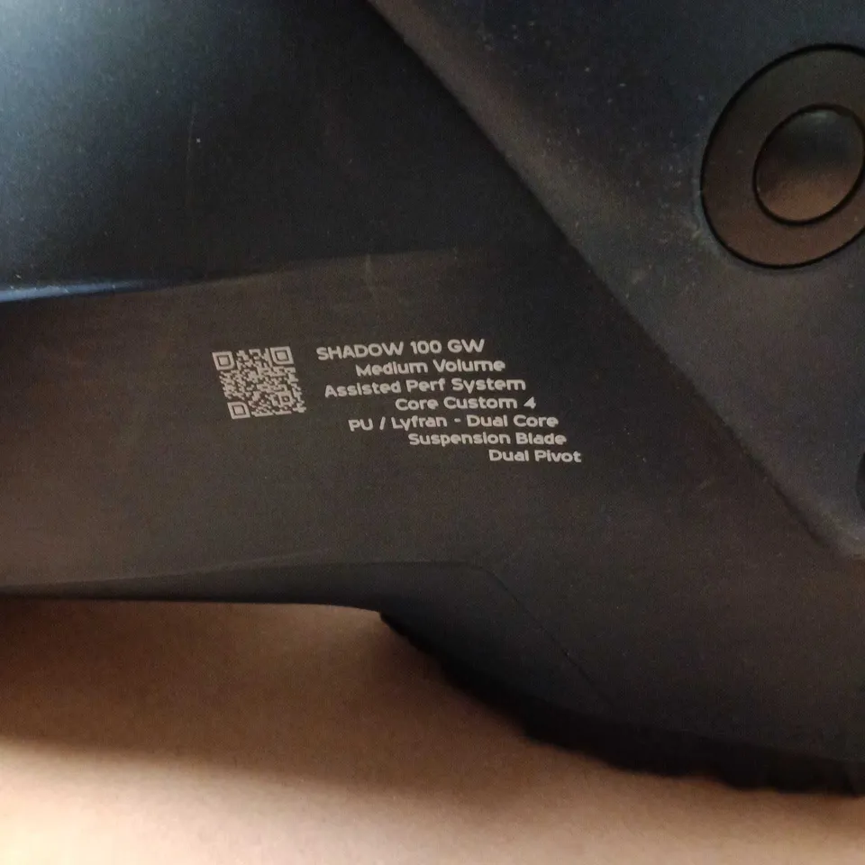 BOXED PAIR OF LANGE SKIBOOTS IN NAVY SIZE 29.5