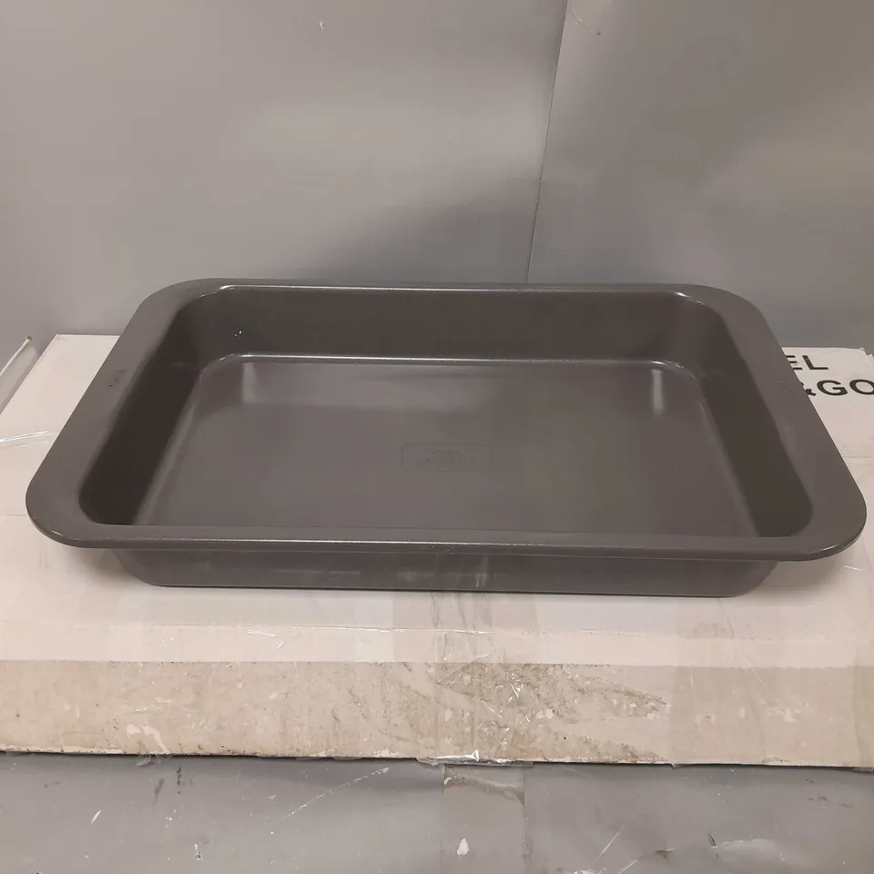BOXED NINJA 9" X 13" ZEROSTICK PROFESSIONAL ROASTING TIN
