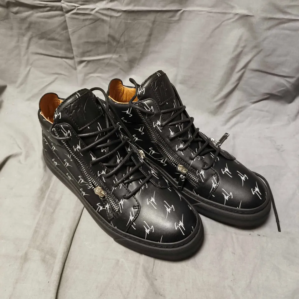 GIUSEPPE ZANOTTI LACE FRONT BOOTS IN BLACK - 10.5