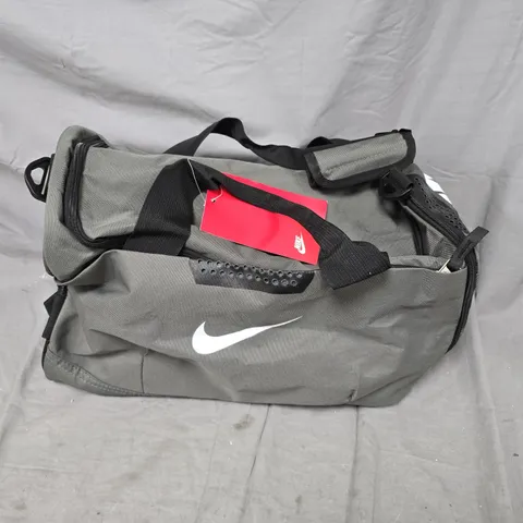 NIKE MINI SPORTS BAG IN GREY