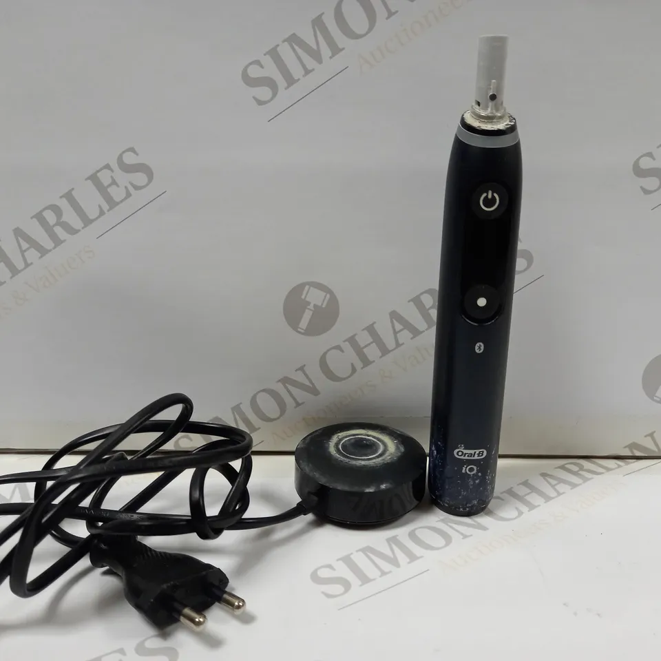 ORAL-B IO SERIES 8 TOOTHBRUSH