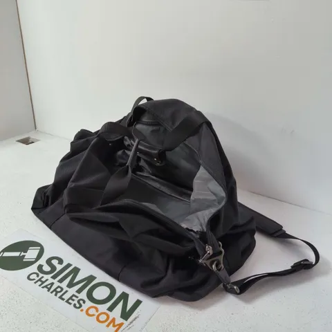 BLACK TRAVEL HOLDALL /DUFFEL BAG