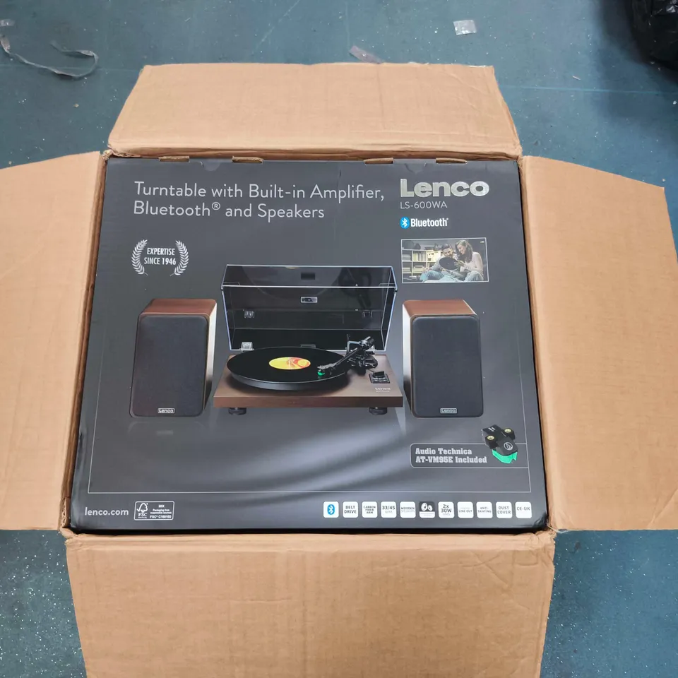 BOXED LENCO LS-600WA TURNTABLE WITH BUILT IN AMPLIFIER