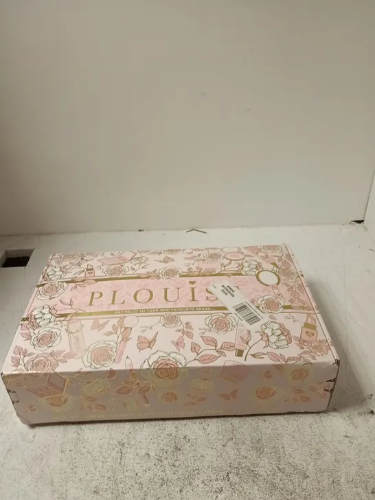 Lot 2318: PLOUISE MYSTERY BEAUTY BOX – COSMETIC SET (BOXED) - 5945573 ...