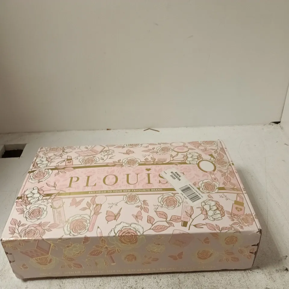 PLOUISE MYSTERY BEAUTY BOX – COSMETIC SET (BOXED)
