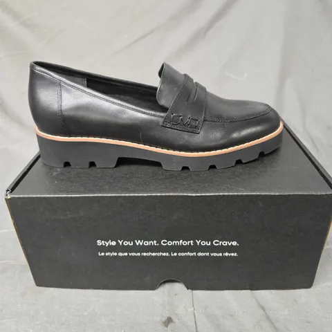BOXED PAIR OF VIONIC CHERYL NAPPA SHOES IN BLACK - 6