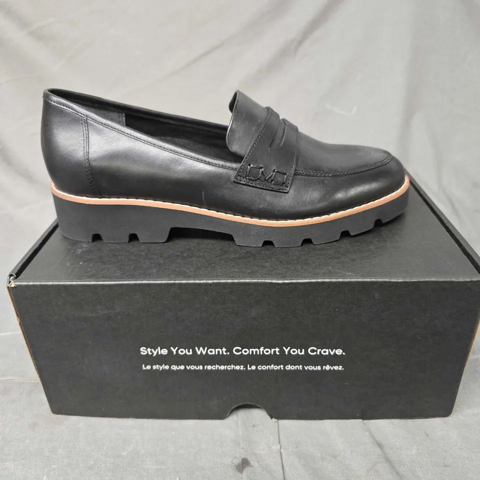 BOXED PAIR OF VIONIC CHERYL NAPPA SHOES IN BLACK - 6