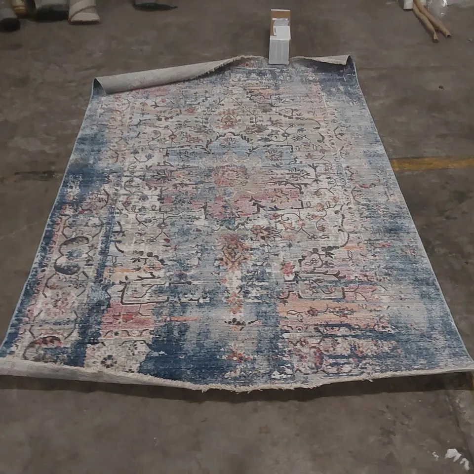 QUALITY DESIGNER PATTERNED RUG - APPROXIMATELY 235 x 158cm
