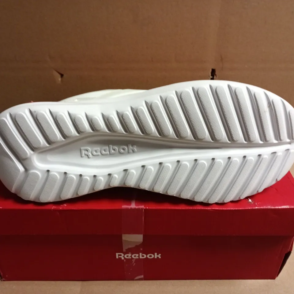 BOXED PAIR OF REEBOK WHITE TRAINERS - UK SIZE 6