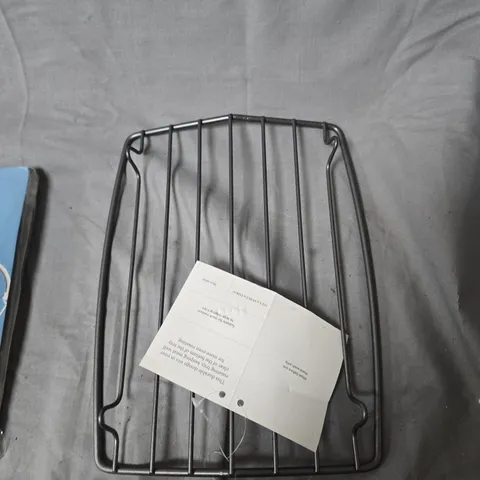 BOX OF ASSORTED HOUSEHOLD ITEMS INCLUDING METAL WIRE RACK FRAME, AUCU MOBILE PHONE BAG PACKAGING, AND MJ PLAIN RED COTTON FABRIC (1.5M X 3M)