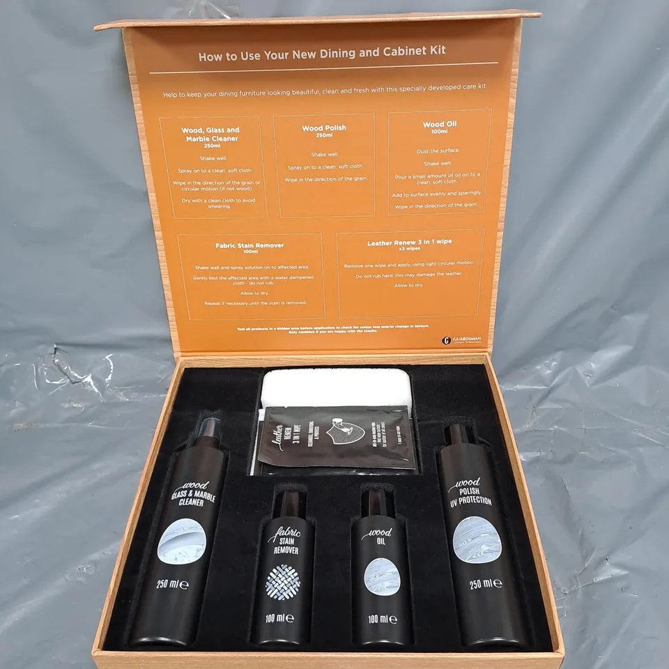 COUSINS FURNITURE DINING & CABINET CARE KIT