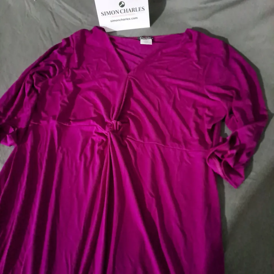 APPROXIMATELY 50 ASSORTED ITEMS OF WOMEN'S CLOTHING TO INCLUDE RUTH LANGSFORD TOP SIZE XL, NINA LEONARD SHIRT SIZE 4XL, KIM&CO DRESS SIZE 3XL 