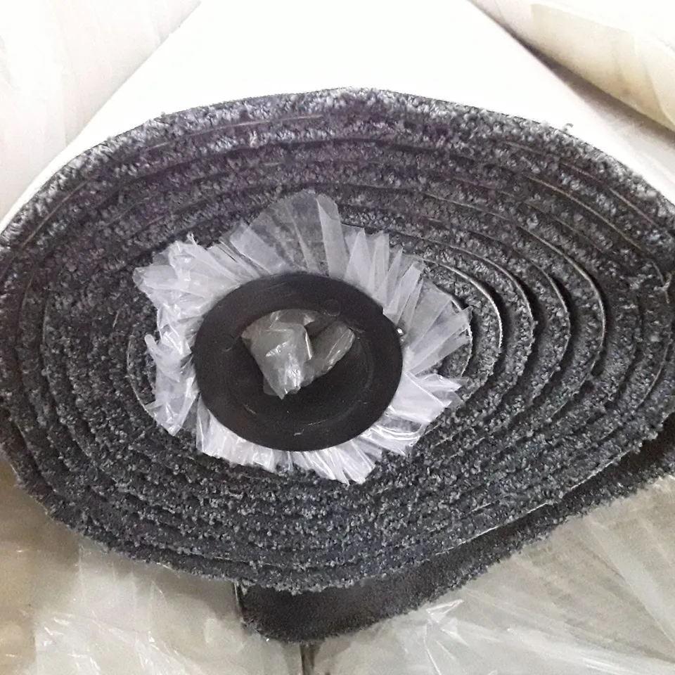 ROLL OF QUALITY ULTIMATE IMPRESSIONS PRIVILEGE CARPET APPROXIMATELY 9.7×4M