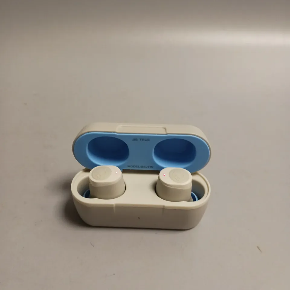 SKULLCANDY WIRELESS BLUETOOTH EARBUDS IN GREY AND BLUE 