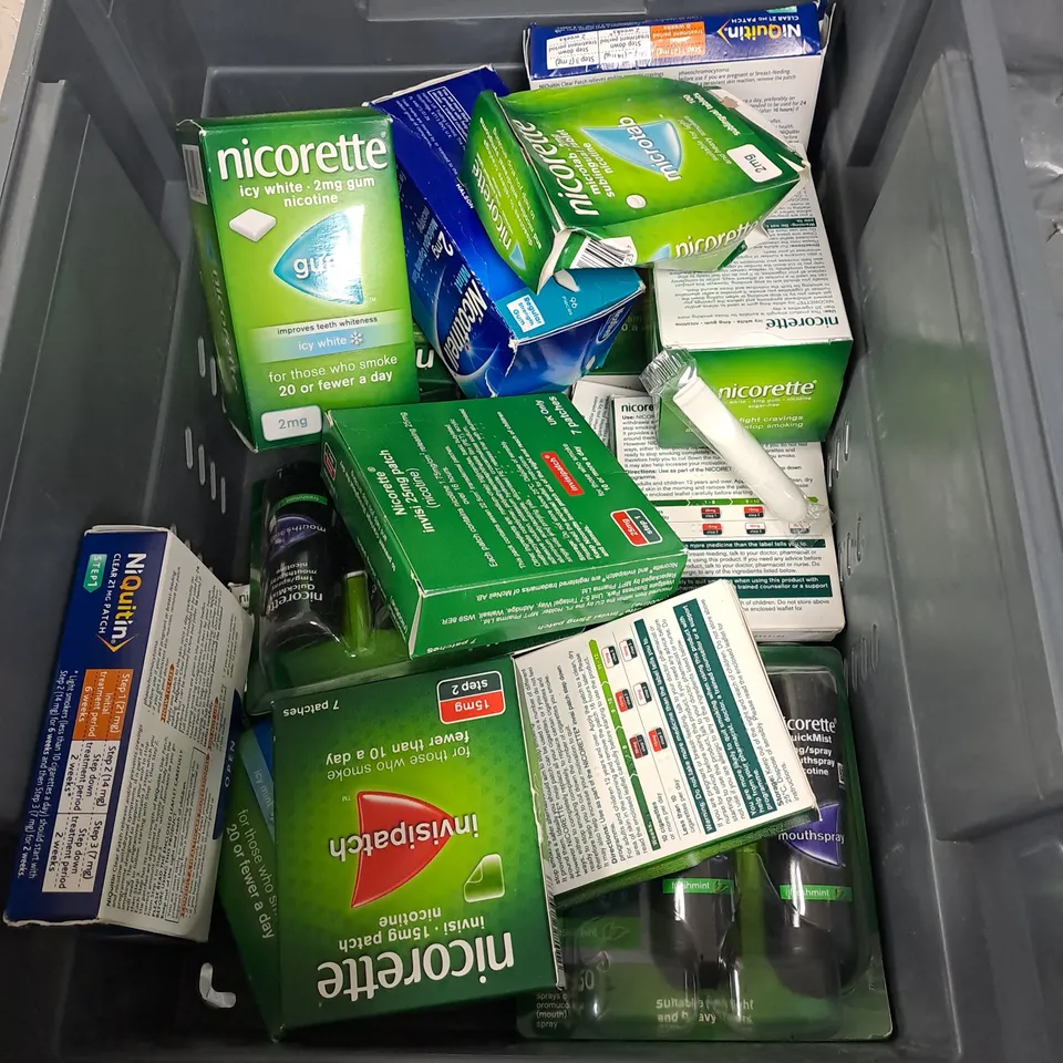APPROXIMATELY 15 ASSORTED SMOKING PREVENTION AIDS TO INCLUDE NICORETTE MOUTHSPRAY, NIQUITIN MINIS, NICORETTE GUM, ETC