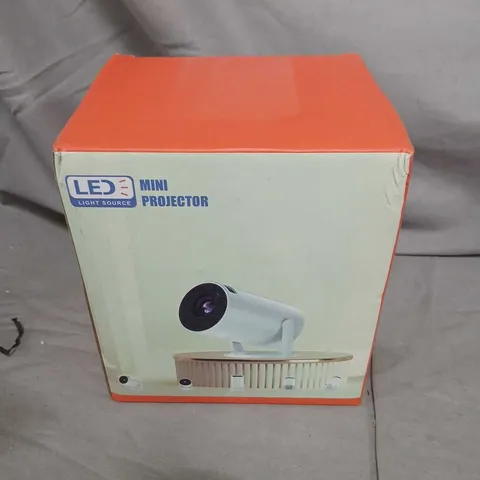 LED MINI PROJECTOR – BOXED