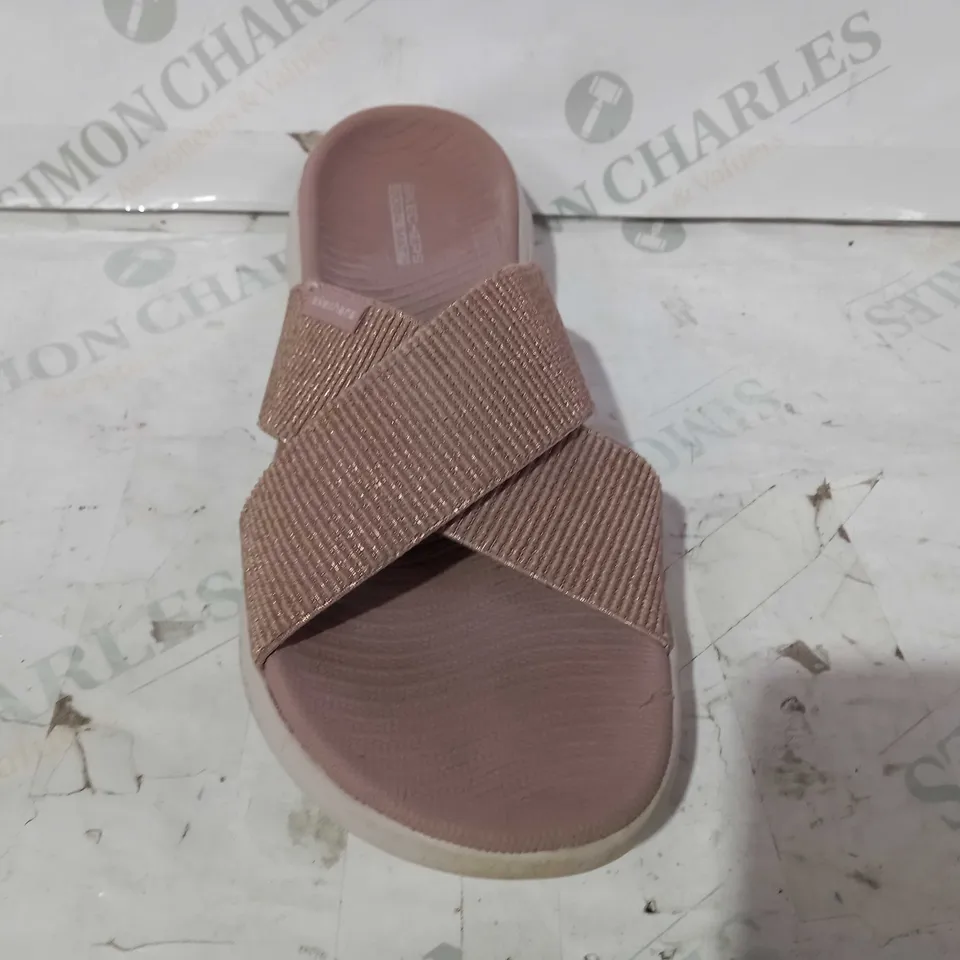 BOXED PAIR OF SKECHERS ON THE GO 600 STRETCH FIT CROSS BAND SLIDE ROSE GOLD SANDALS - SIZE 5