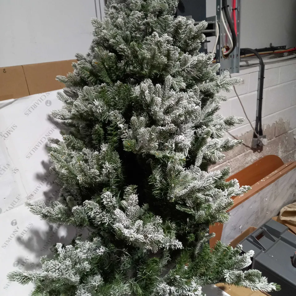 BOXED 5 FOOT SNOWKISSED PRE LIT CHRISTMAS TREE - COLLECTION ONLY 