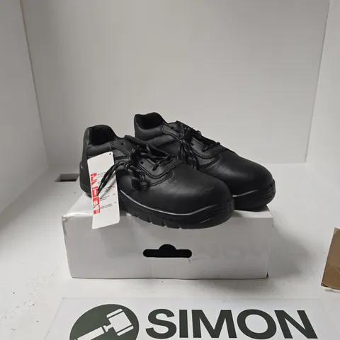 BOXED UNBRANDED COMPOSITE LACE UP SHOE SIZE UK 10