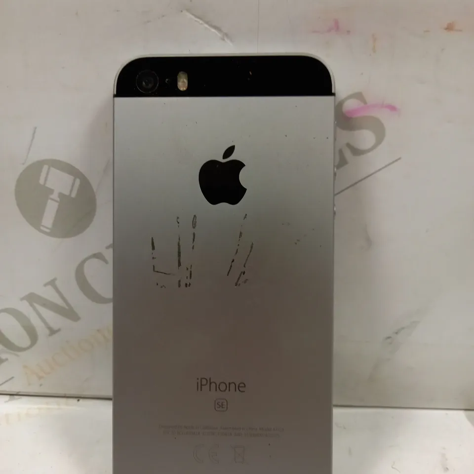 APPLE IPHONE SE SMARTPHONE 