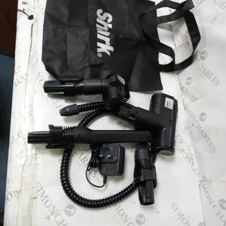 BOXED SHARK COMPLETE HOME CORDLESS STICK VACUUM