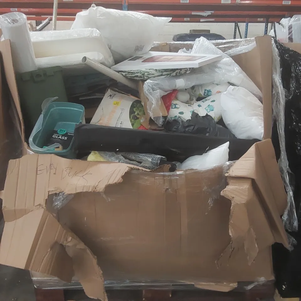 PALLET CONTAINING A VERY LARGE QUANTITY OF ASSORTED CONSUMER PRODUCTS INCLUDING: PAINTING, PILLOWS, TOY AXE THROWING GAME, TEMPERED GLASS PHONE SCREEN PROTECTOR ECT