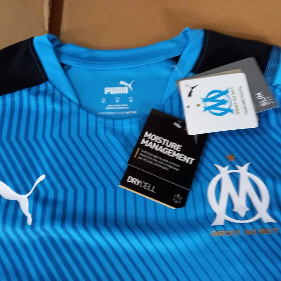 DROIT AU BUT SPORTS T-SHIRT - EU  M