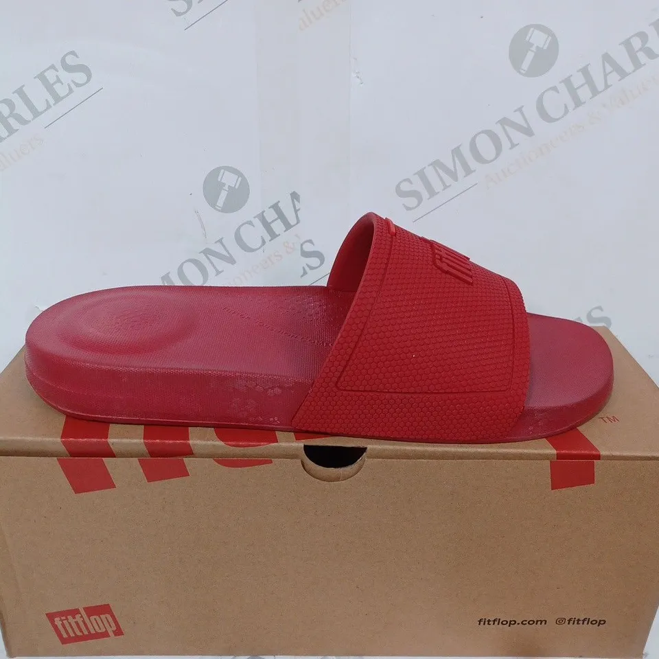 BOXED PAIR OF FITFLOP IQUSHION SLIDES IN SCARLETT RED - SIZE 6