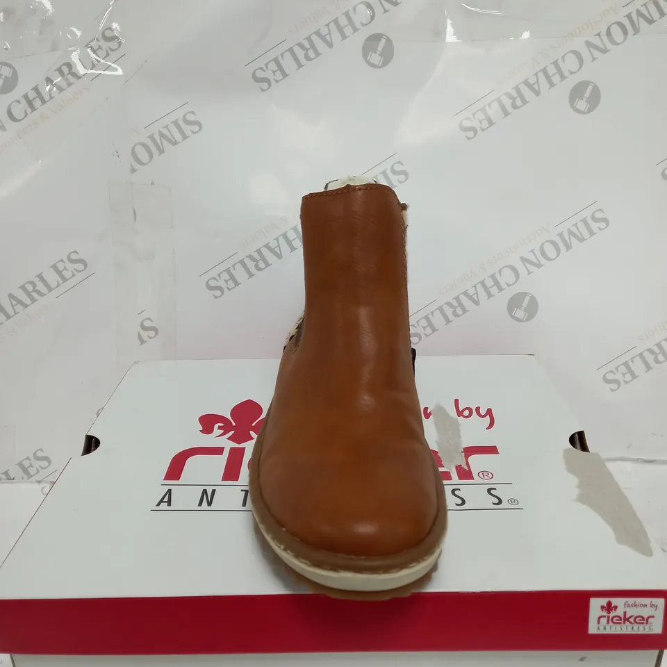 BOXED RIEKER CHELSEA BOOTS, TAN - SIZE 5