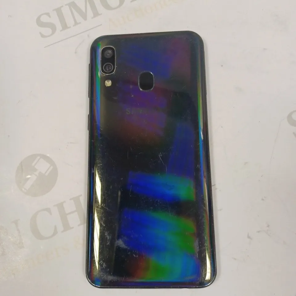 BOXED SAMSUNG GALAXY A40 SMARTPHONE 