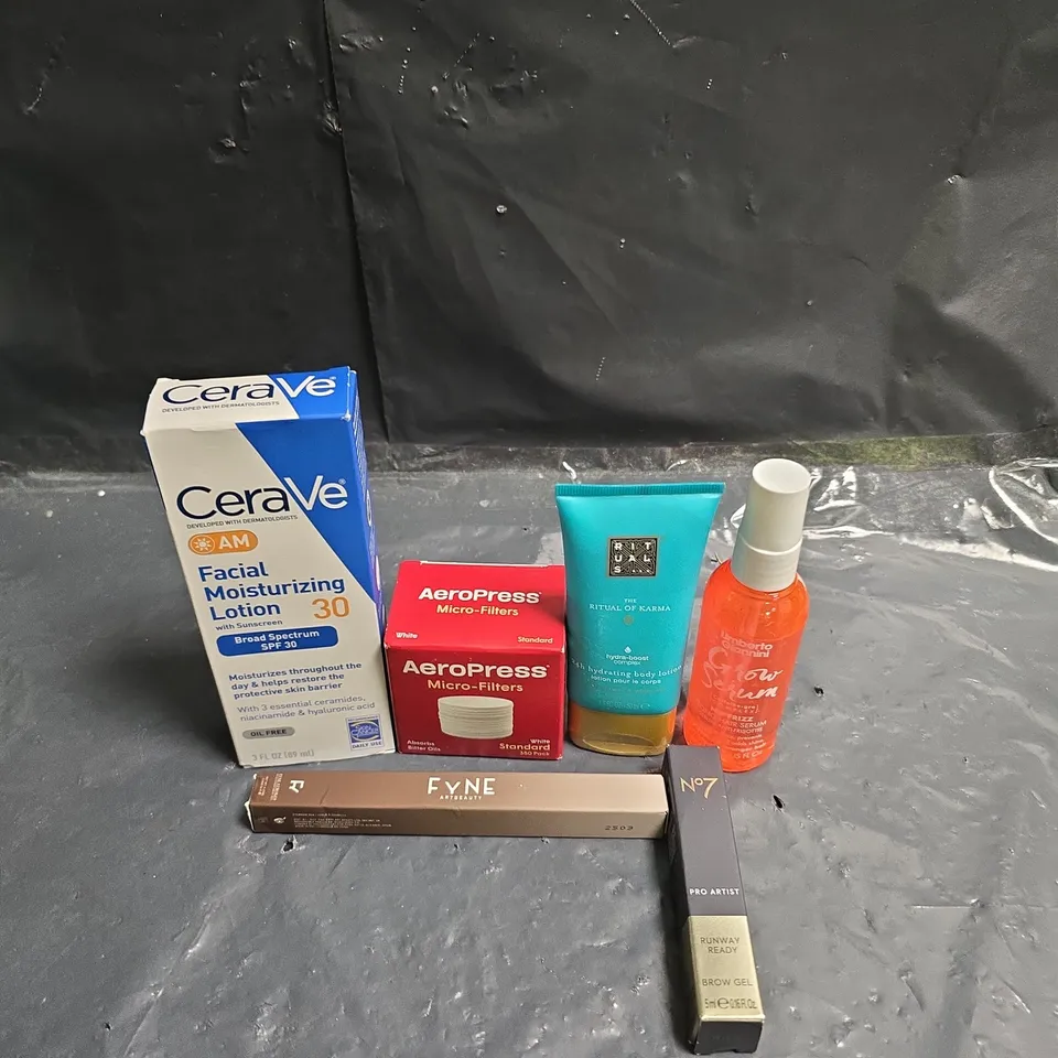 APPROXIMATEY 20 ASSORTED HEALTH AND BEAUTY PRODUCTS TO INCLUDE - CERAVE FACIAL MOISTURIZING LOTION - RITUALS BODY LOTION AND FYNE ART BEAUTY EYEBROW PEN