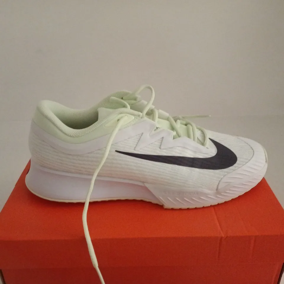 NIKE M ZOOM VAPOR PRO 3 HC SIZE 10.5 BOXED
