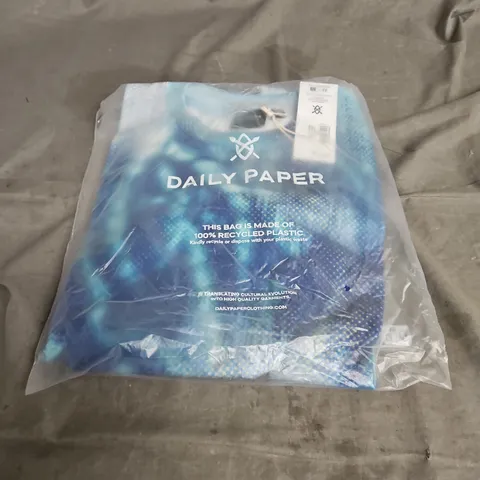 BAGGED DAILY PAPER BRAIDS TSHIRT IN BLUE SIZE L
